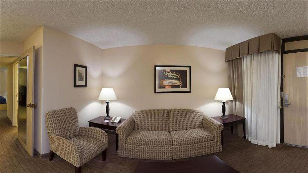 Holiday Inn Express Little Rock-Airport By Ihg מראה חיצוני תמונה